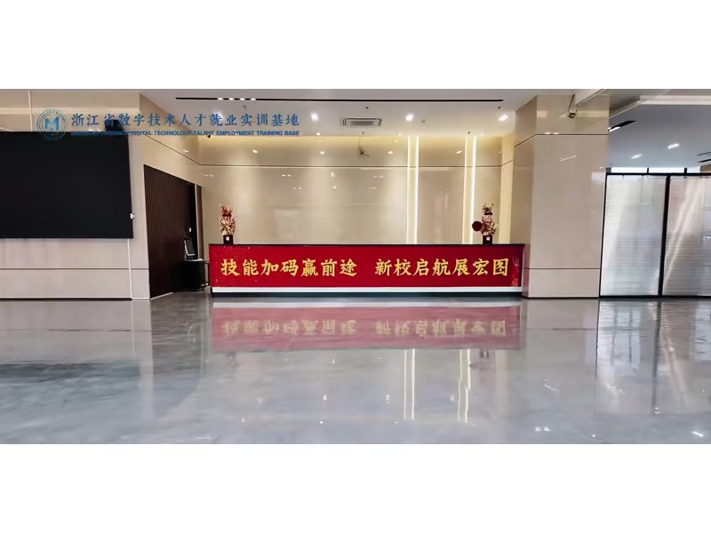 建筑装饰专科生借助AIGC实现转行